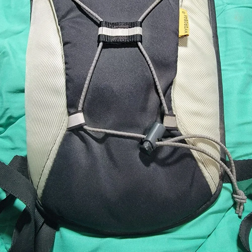 Camelbak Hydrobak Light Hydration Hiking Backpack Black With 32 Oz Water Bladder